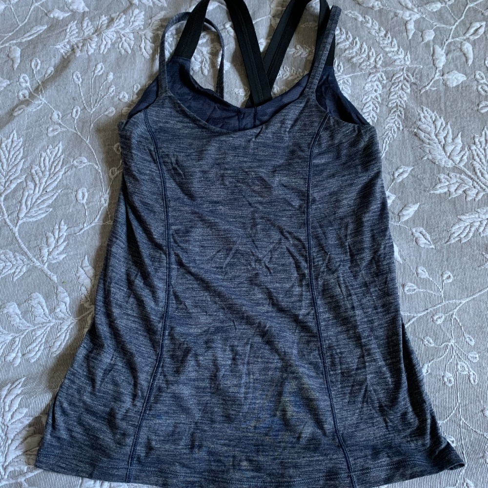 Lululemon Run for Gold Tank Size 6
